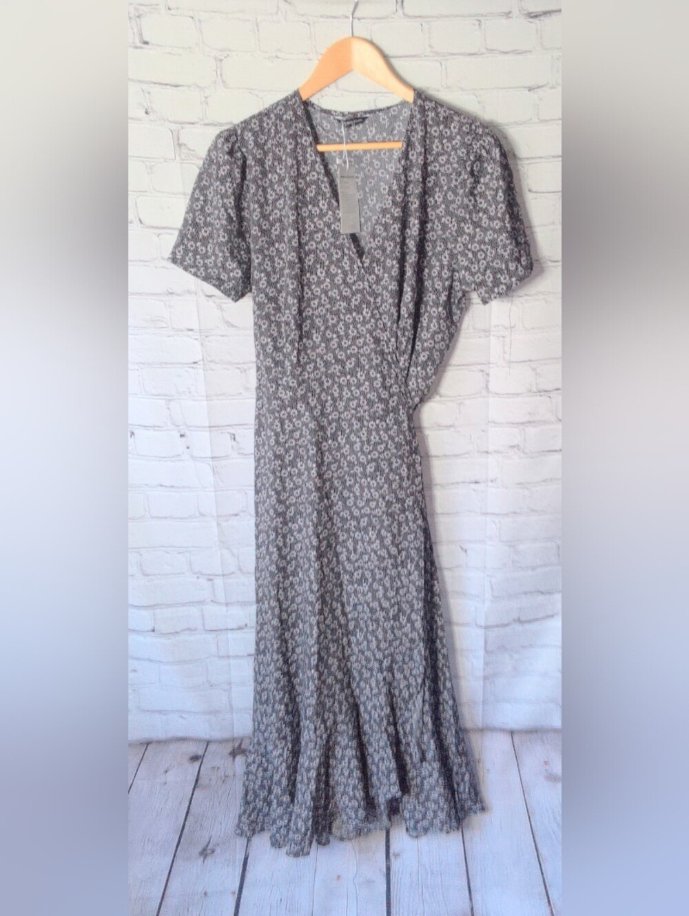Women's Gray Floral Wrap Dress Size XXL NWT
